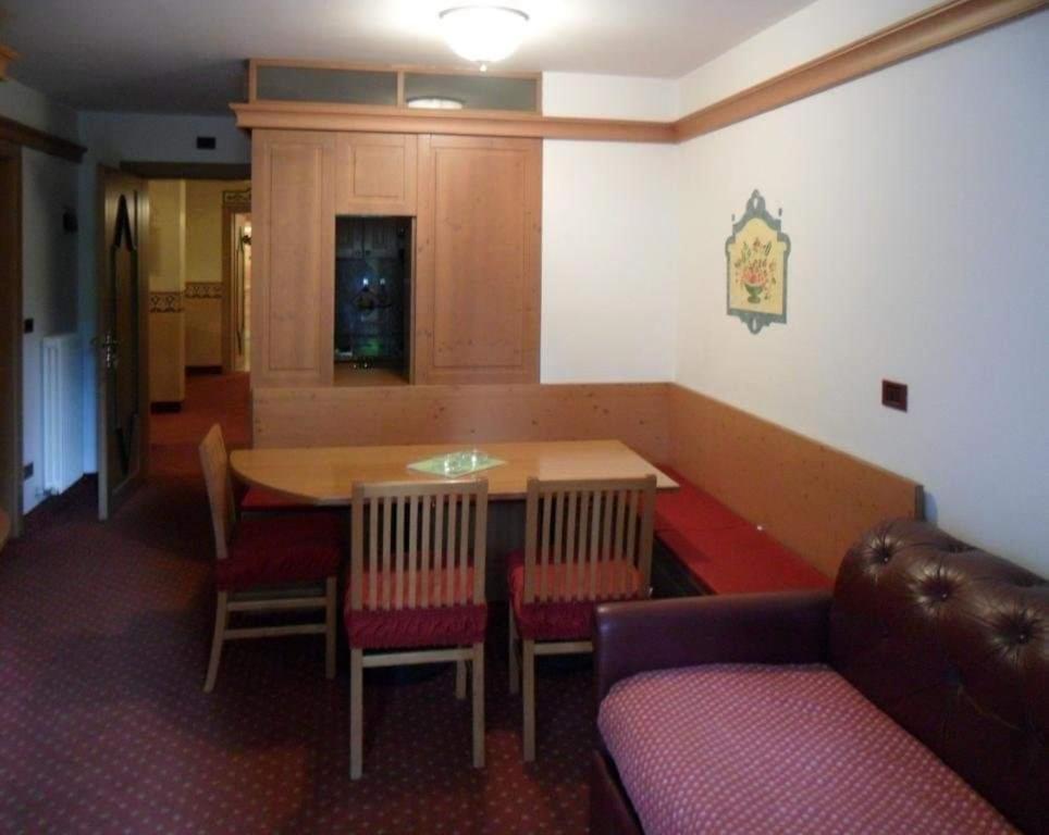 Residence Orsa Maggiore 마돈나 디 캄필리오 외부 사진