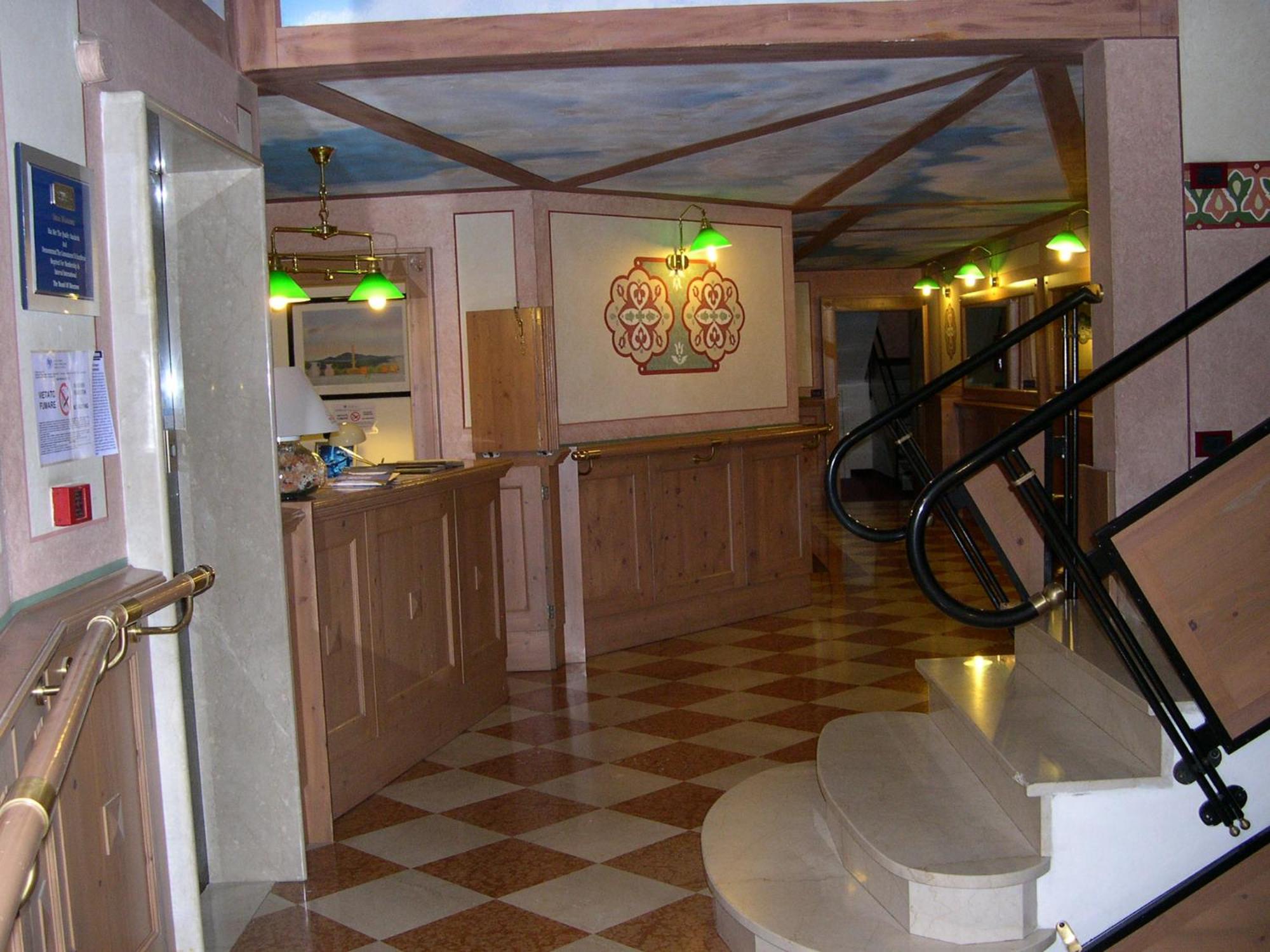 Residence Orsa Maggiore 마돈나 디 캄필리오 외부 사진