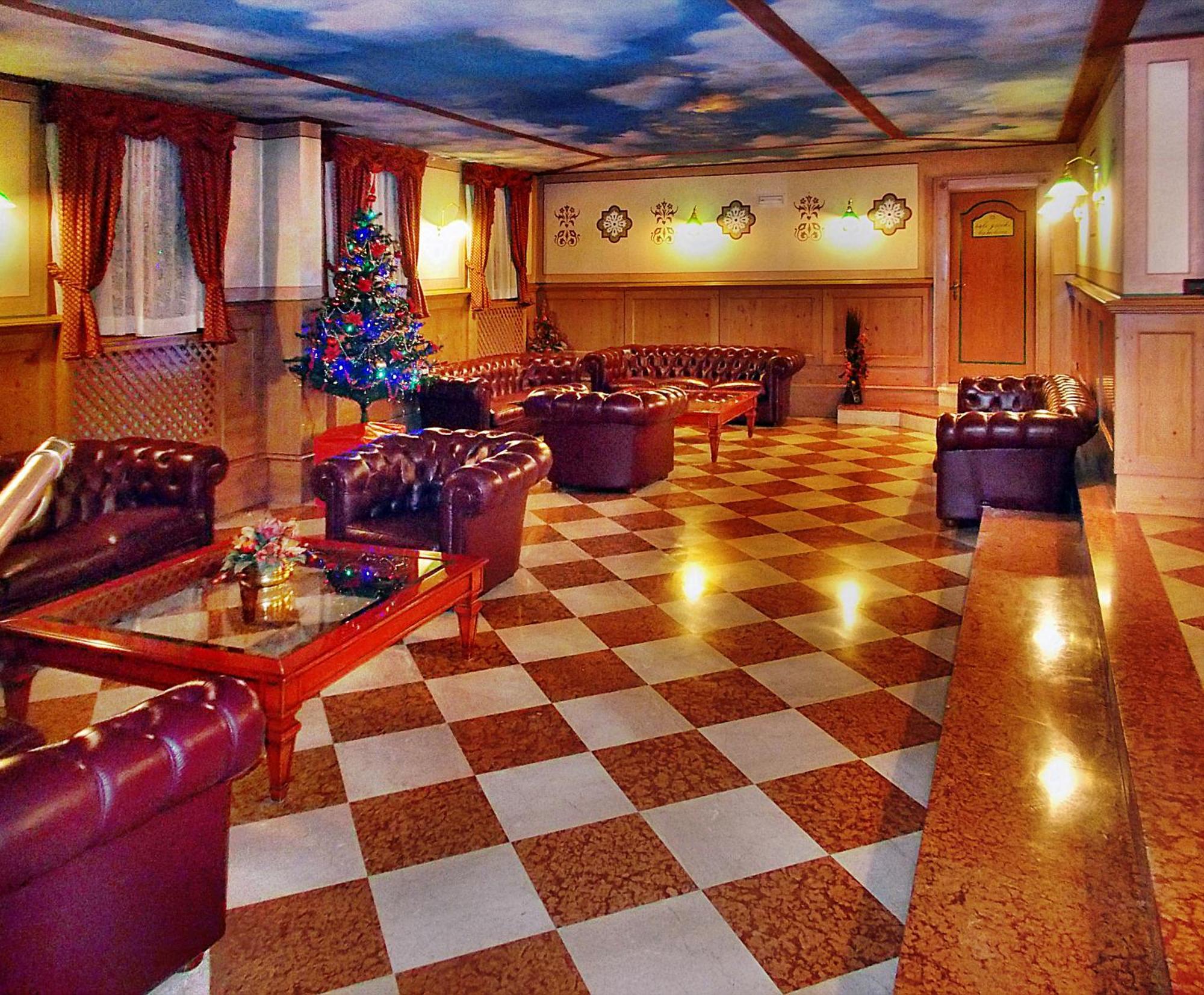 Residence Orsa Maggiore 마돈나 디 캄필리오 외부 사진